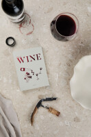 VINGA Story of wine off white